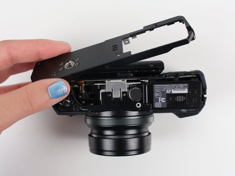 چرا تعمیر حرفه‌ای دوربین فوجی فیلم اهمیت ویژه‌ای دارد؟